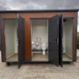 Contenedor Sanitario Tipo Pabellón con Triple Cabina